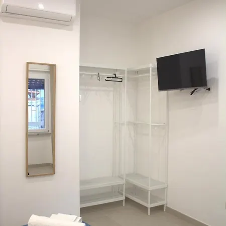 Holiday home Realeborbonica-intero Con Ampio Terrazzino Portici