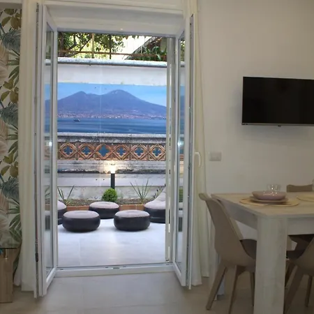 Holiday home Realeborbonica-intero Con Ampio Terrazzino Portici
