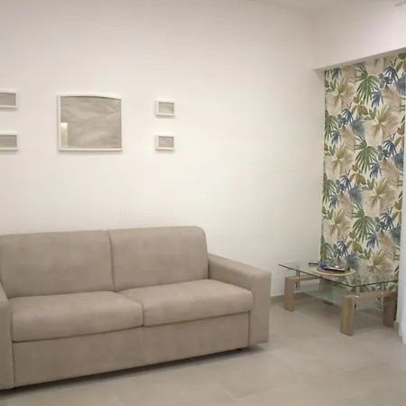 Realeborbonica-intero Con Ampio Terrazzino * Portici