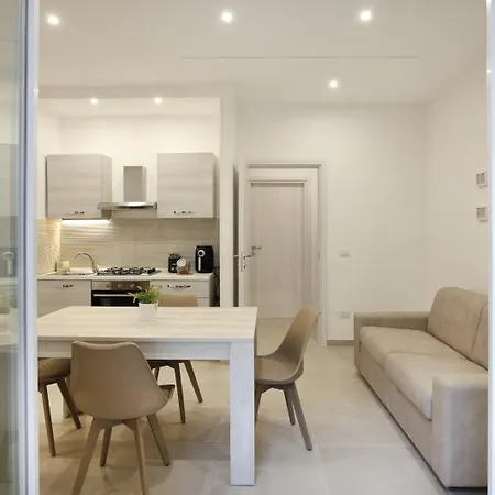 Realeborbonica-intero Con Ampio Terrazzino * Portici