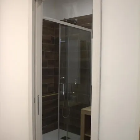 Realeborbonica-intero Con Ampio Terrazzino Portici