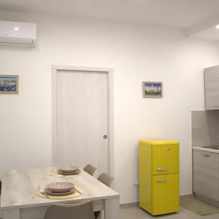 Realeborbonica-intero Con Ampio Terrazzino *