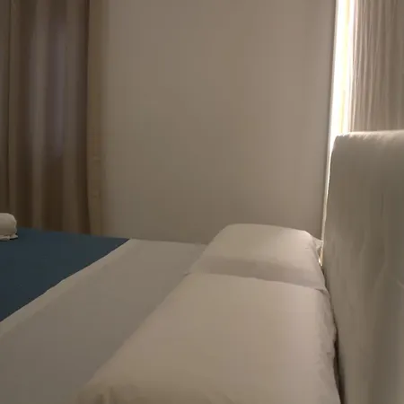 Realeborbonica-intero Con Ampio Terrazzino Portici
